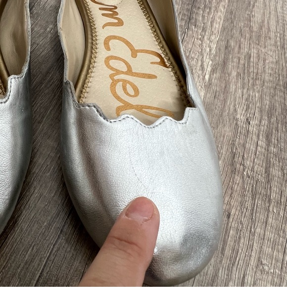 Sam Edelman 7.5 Finnegan Silver Flats - Picture 5 of 8